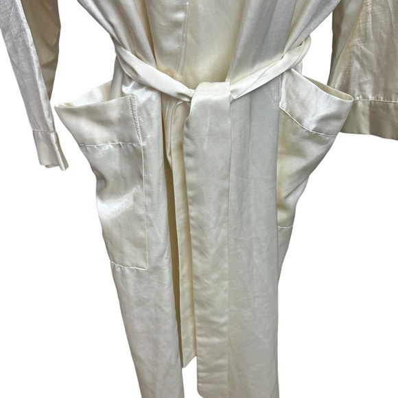 Erica Taylor Vintage Bath Robe Embroidered Satin Finish - Picture 2 of 9